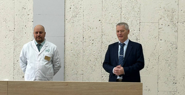 В преддверии Международного женского дня главный врач ГБУЗ СО "СКГБ №8" Дергаль С.В. и председатель Первичной профсоюзной организации, заведующий приемным отделением стационара - врач-хирург Ельшин Е.Б. от всего сердца поздравили всех женщин 