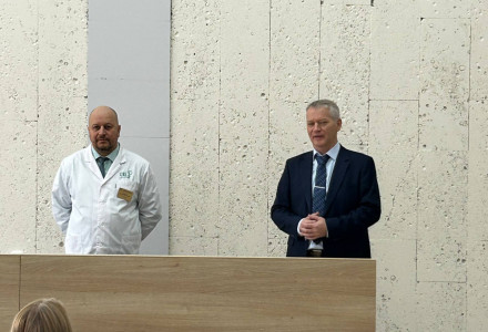 В преддверии Международного женского дня главный врач ГБУЗ СО "СКГБ №8" Дергаль С.В. и председатель Первичной профсоюзной организации, заведующий приемным отделением стационара - врач-хирург Ельшин Е.Б. от всего сердца поздравили всех женщин 